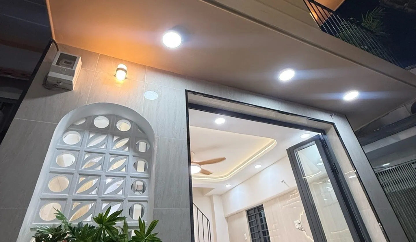Nhà 3 tầng 2 phòng ngủ phường Bình Tiên giá 3.99 tỷ... Bán nhà riêng tại Bình Tiên, Hồ Chí Minh 01