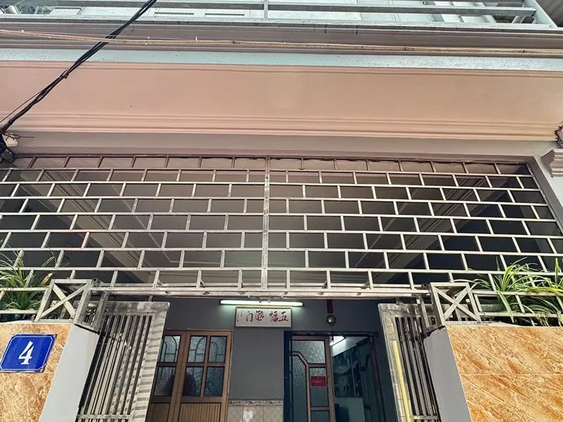 Nhà riêng 3 tầng rộng rãi tại khu vực Dư Hàng phù hợp gia đình nhiều thế hệ... Bán nhà riêng tại Lê Chân, Hải Phòng 01