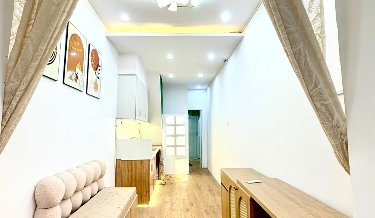 Bán nhà 2 tầng 20m2 Tân Bình gần Lý Thường Kiệt, giá 2.8 tỷ... Bán nhà riêng tại Tân Hòa, Hồ Chí Minh 01