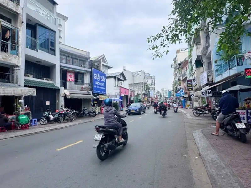 Diện tích 78m2, ngay TT Phú Nhuận. Gần mặt tiền Huỳnh Văn Bánh. Nhà cũ tiện xây mới, tiềm năng lớn... Bán nhà riêng tại Cầu Kiệu, Hồ Chí Minh 01