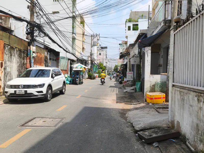 BÁN NHÀ 2 TẦNG ( 4× 11 ) CẠNH ĐẦM SEN ĐƯỜNG XE HƠI THÔNG CHỈ NHỈNH 3 TỶ... Bán nhà riêng tại Bình Hưng Hòa, Hồ Chí Minh 01