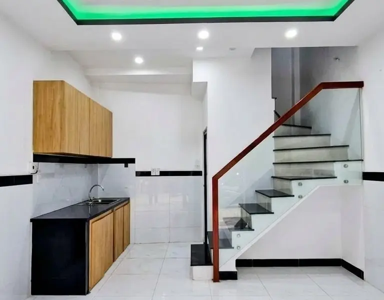 Nhà Tân Bình – Lạc Long Quân, 2 tầng ở ngay - KD, ngang 4m – 40m2 - hơn 3 tỷ.... Bán nhà riêng tại Bảy Hiền, Hồ Chí Minh 01