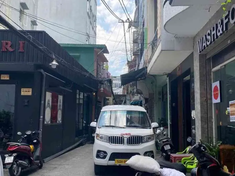 Gần khu Phố Tây Bùi Viện - 73m2 - Nhỉnh 9 tỷ - Mua đất tặng nhà.... Bán nhà riêng tại Bến Thành, Hồ Chí Minh 01