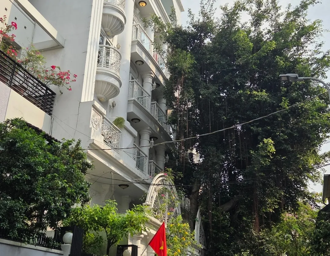 Bán khách sạn 4 sao 9 tầng có hồ bơi tại Phường 10, Phú Nhuận... Bán bất động sản khác tại Phú Nhuận, Hồ Chí Minh 01