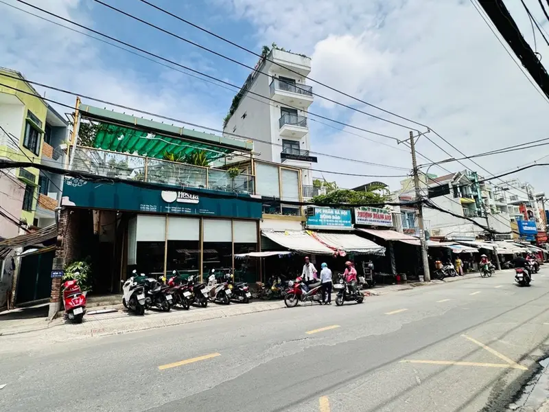 Bán nhà mặt tiền góc 2 tầng diện tích 172m² tại Gò Vấp, mặt tiền rộng gần 11m... Bán nhà mặt phố tại Thông Tây Hội, Hồ Chí Minh 01