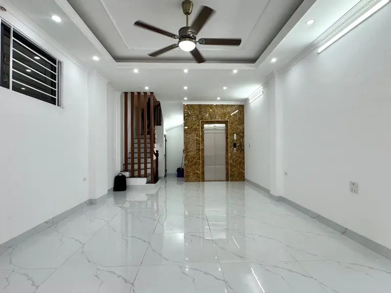 Bán nhà 6 tầng mới ở trung tâm Việt Hưng, có thang máy, gần ô tô... Bán nhà riêng tại Việt Hưng, Hà Nội 01