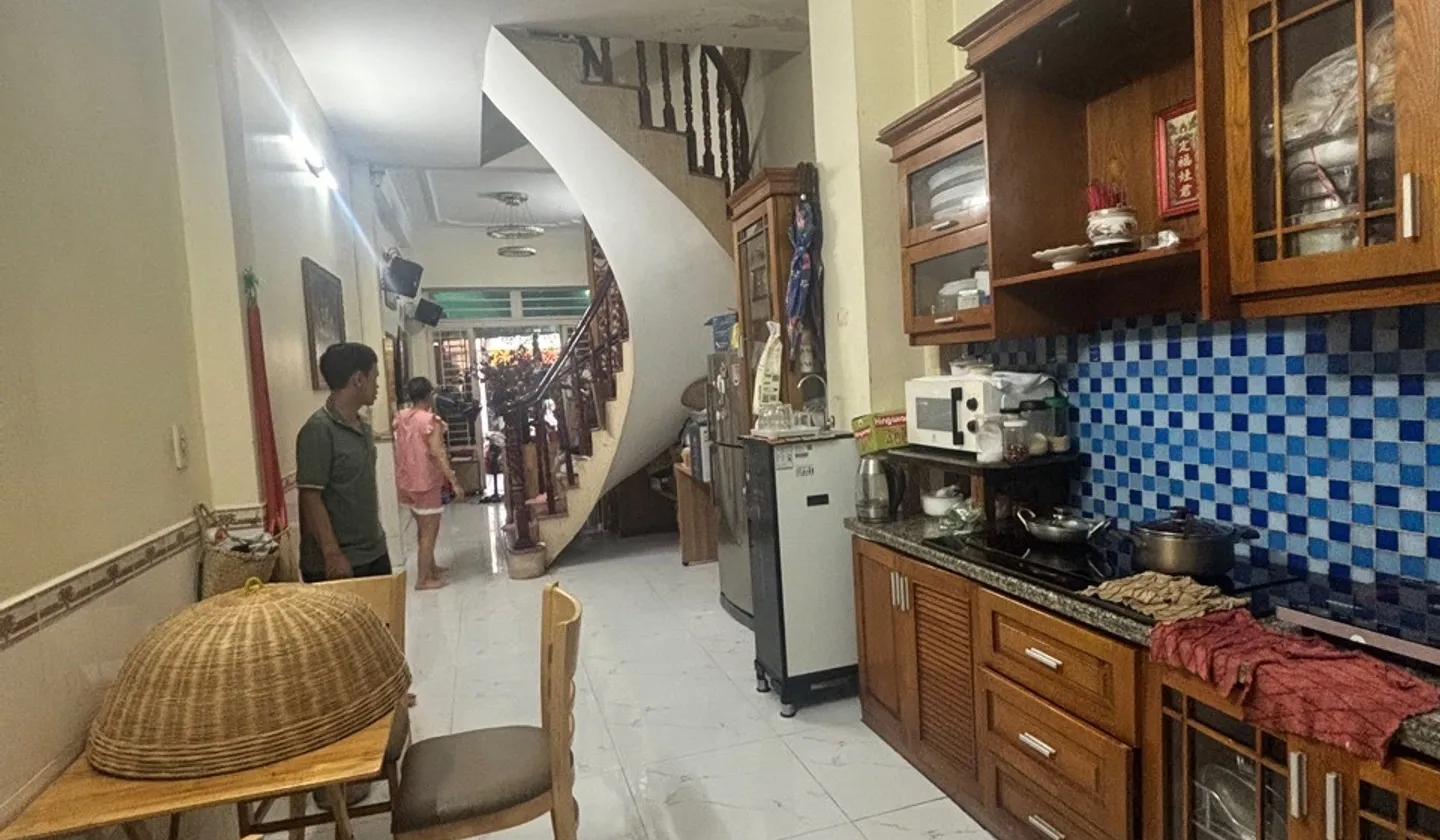 Bán nhà mặt tiền gần Phan Huy Thục 4 tầng và chợ Tân Quy Quận 7 giá 9,3 tỷ... Bán nhà mặt phố tại Tân Thuận, Hồ Chí Minh 01