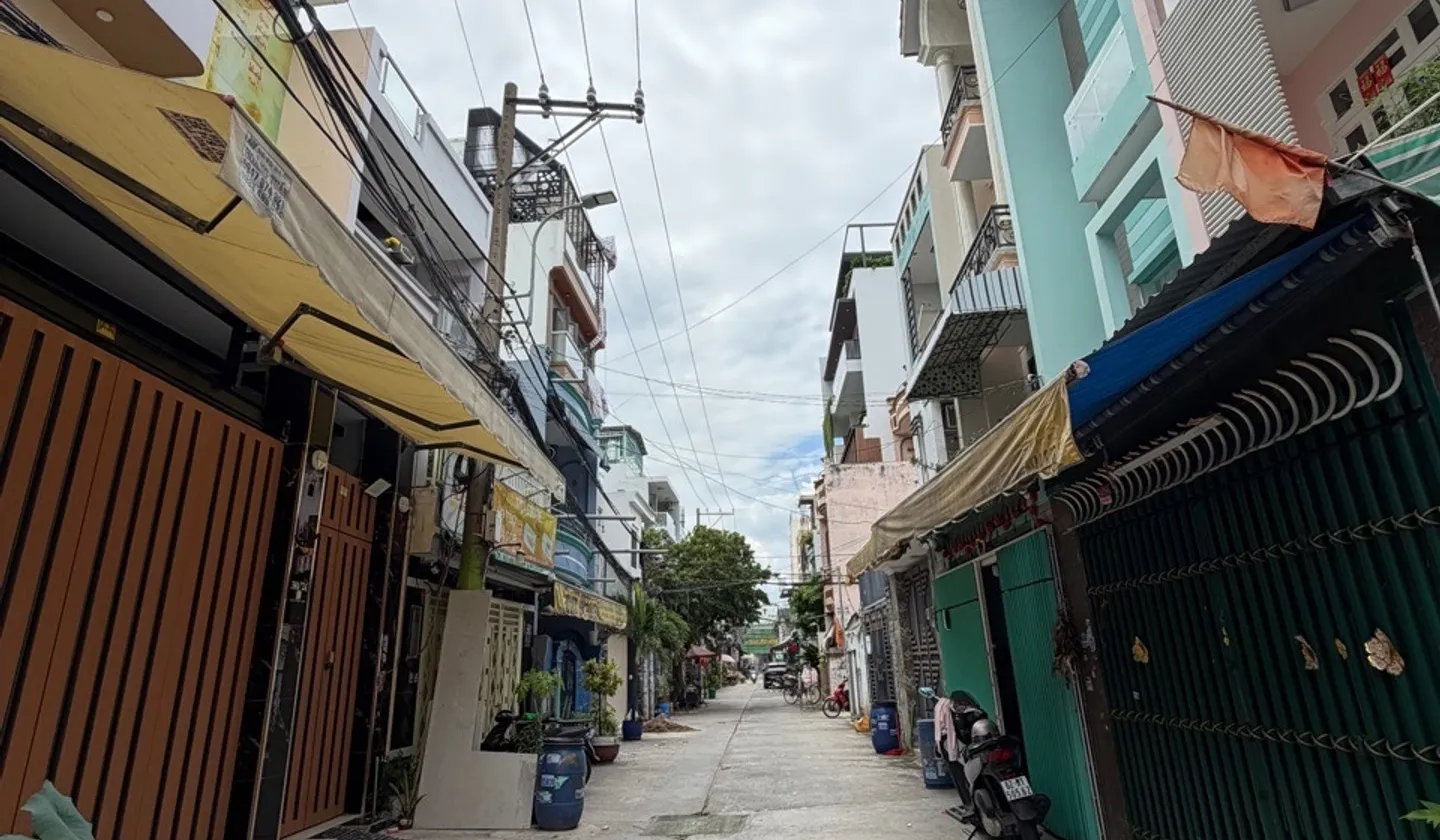 Nhà 4 tầng 5 phòng ngủ gần Lê Văn Quới, diện tích 65m²... Bán nhà mặt phố tại Bình Trị Đông, Hồ Chí Minh 01