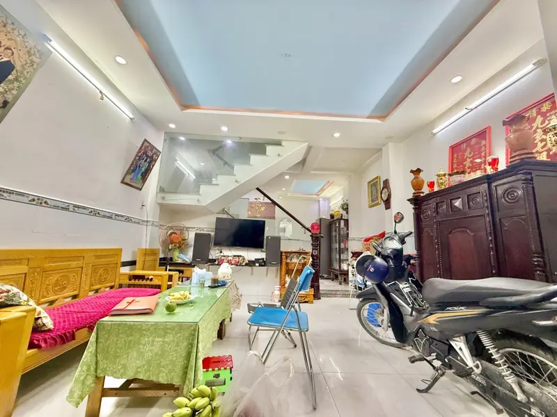 Bán nhà 2 tầng, 2 phòng ngủ gần chợ Hiệp Bình, giá 4.1 tỷ... Bán nhà riêng tại Hiệp Bình, Hồ Chí Minh 01
