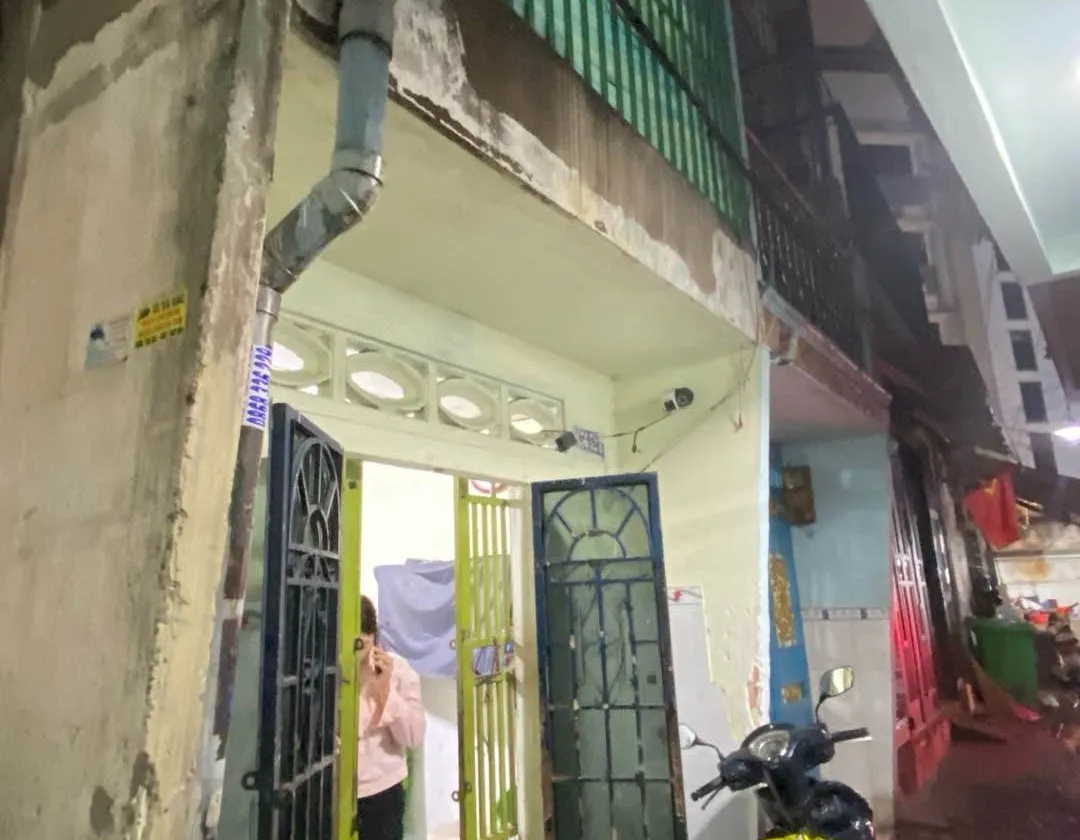 Bán nhà 2 tầng, 2 phòng ngủ, Quận 3, hẻm xe tải né nhau... Bán nhà riêng tại Nhiêu Lộc, Hồ Chí Minh 01