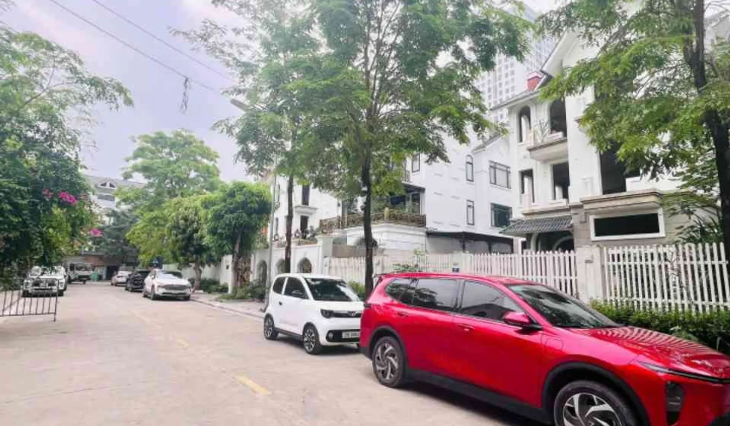 Biệt thự đẳng cấp với thiết kế tinh tế tại trung tâm thành phố
LH: 0971.439.490... Bán biệt thự, liền kề tại Dương Nội, Hà Nội 01