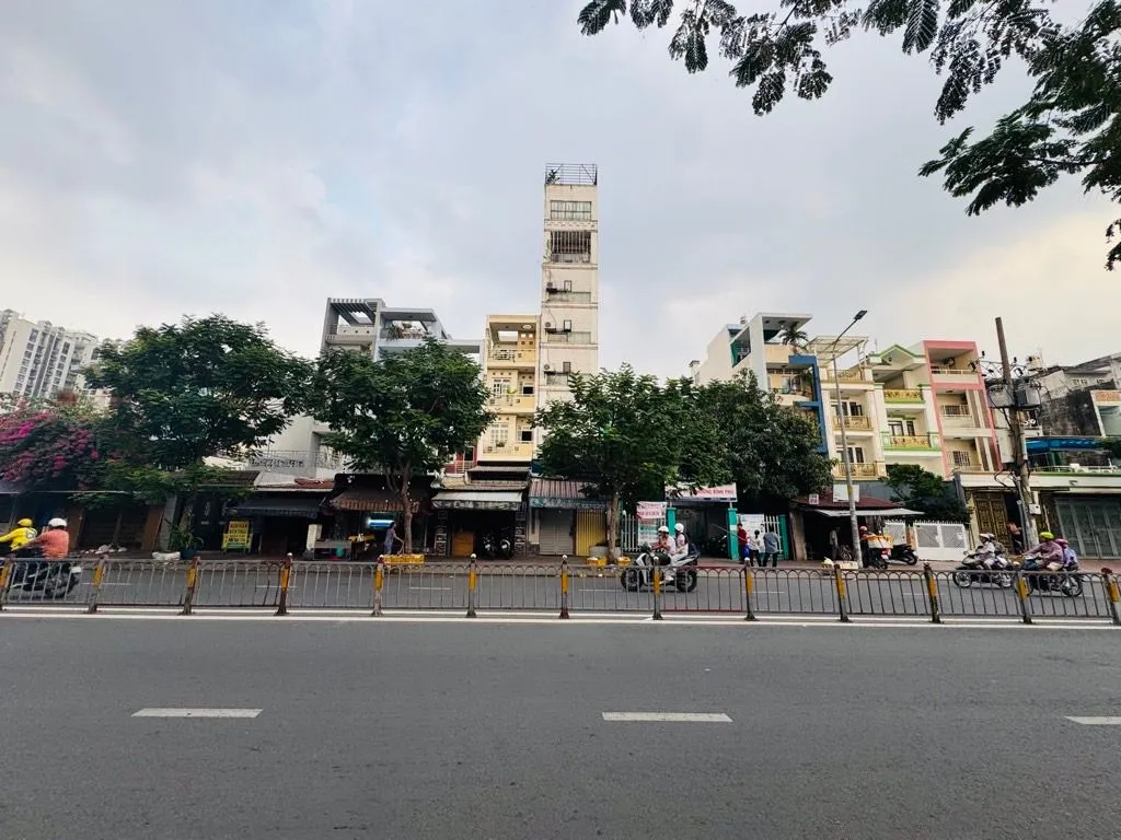 Bán nhà mặt phố Lý Chiêu Hoàng Bình Phú 8 tầng có thang máy hầm xe diện tích 88m²... Bán nhà mặt phố tại Bình Phú, Hồ Chí Minh 01