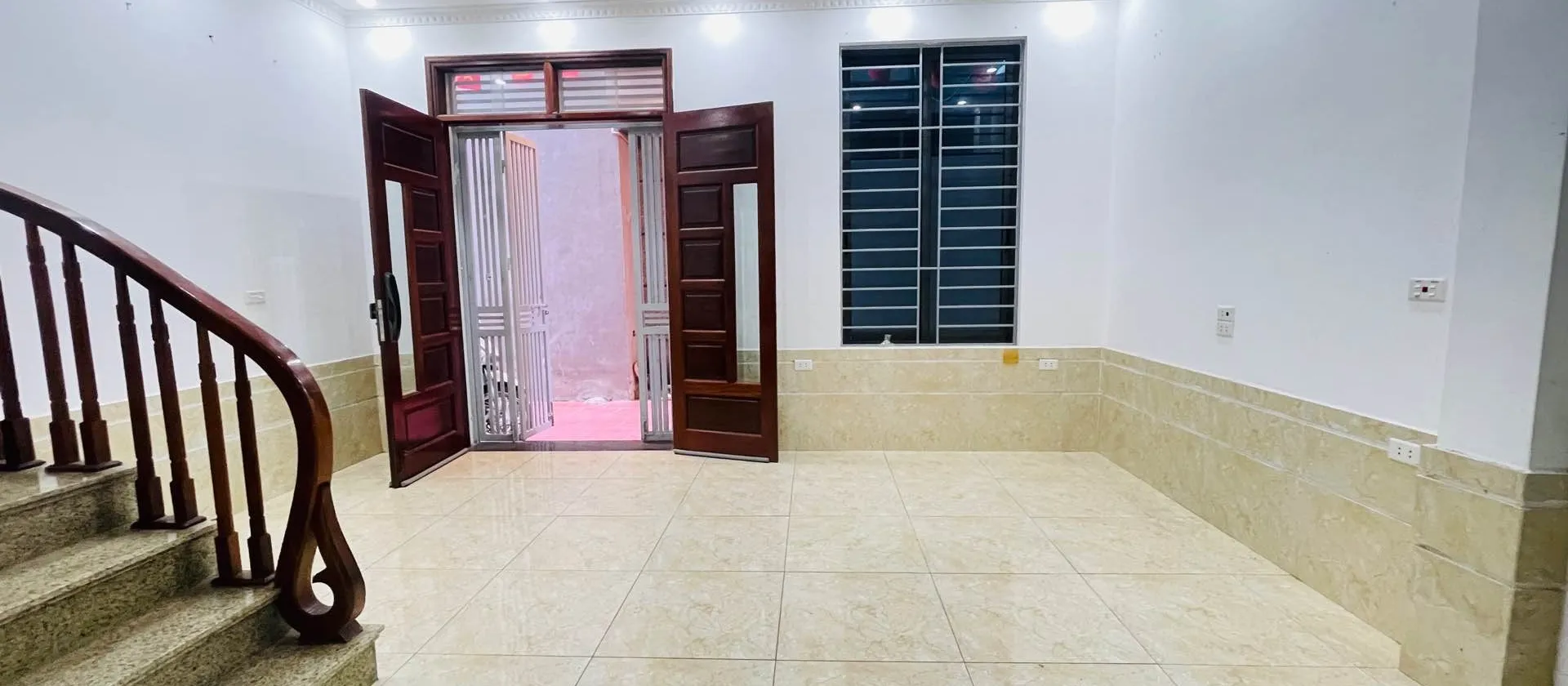 TRUNG TÂM THANH TRÌ NHÀ DÂN XÂY - MẶT TIỀN SIÊU RỘNG - Ô CHỜ THANG MÁY - GẦN NHÀ THỂ -CHỈ HƠN 6 TỶ... Bán nhà riêng tại Thanh Trì, Hà Nội 01
