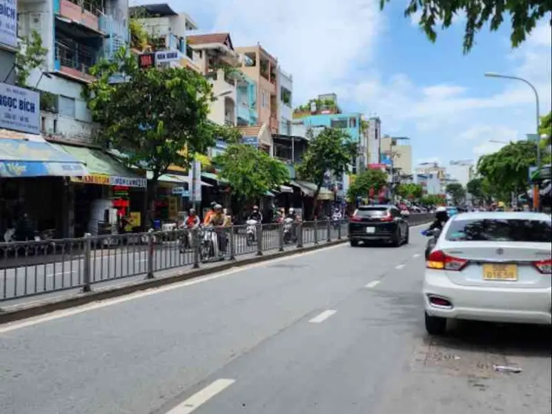 + Mặt tiền hẻm xe tải tránh, bước chân ra cửa là mặt tiền đường Bà Hom, khu dân cư đông đúc, bán bu... Bán nhà riêng tại Phú Lâm, Hồ Chí Minh 01