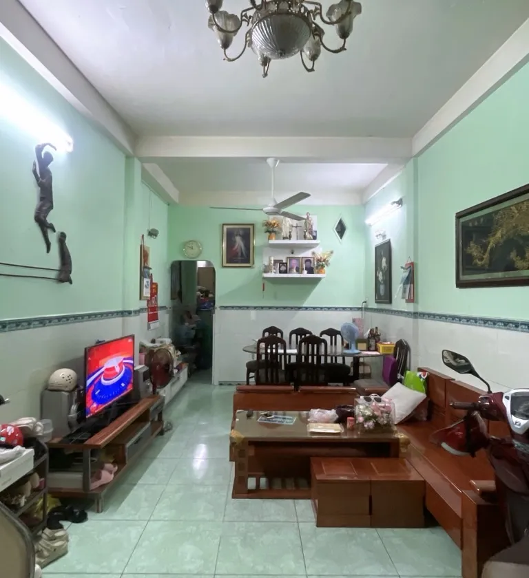 Nhà 4 tầng kiên cố tại quận 10 với không gian sống lý tưởng... Bán nhà riêng tại Diên Hồng, Hồ Chí Minh 01