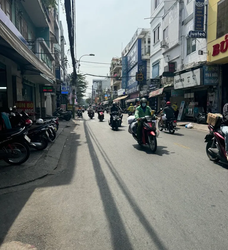 Nhà lô góc Đồng Đen trung tâm Tân Bình, mức giá hợp lý... Bán nhà mặt phố tại Tân Bình, Hồ Chí Minh 01