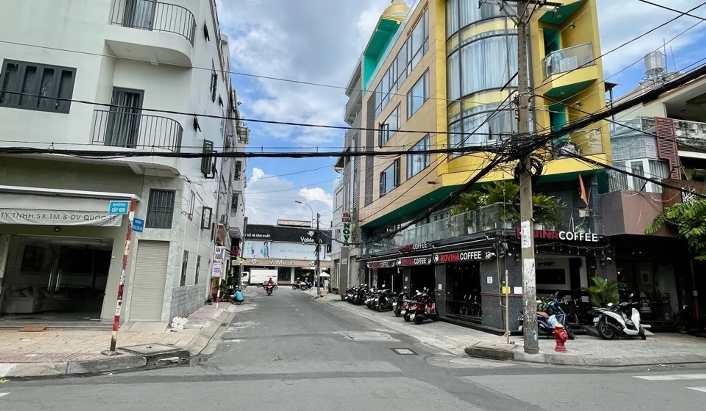 Nhà mặt phố kinh doanh 92 m2, vị trí góc hai mặt tiền, khu vực sầm uất Phú Thạnh Tân Phú... Bán nhà mặt phố tại Phú Thạnh, Hồ Chí Minh 01