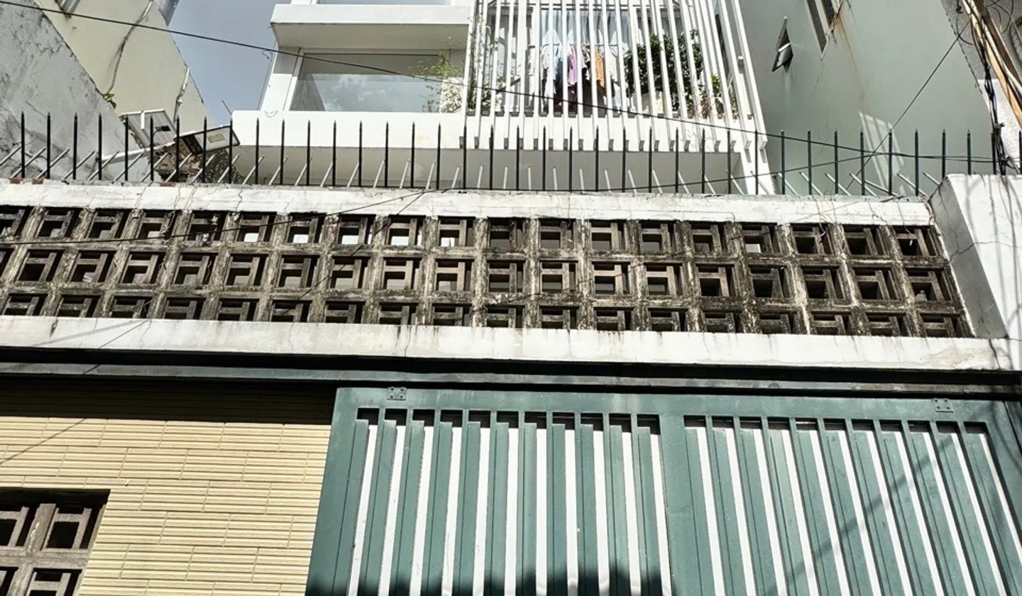 Nhà Nguyễn Văn Nguyễn Quận 1, 4 Tầng View Thoáng, Giá Hấp Dẫn... Bán nhà riêng tại Tân Định, Hồ Chí Minh 01