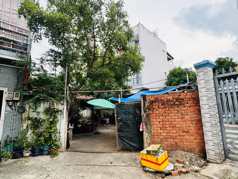Nhà cấp 4 diện tích lớn mặt tiền rộng tại khu vực quận Bình Tân... Bán nhà riêng tại Bình Hưng Hòa, Hồ Chí Minh 01