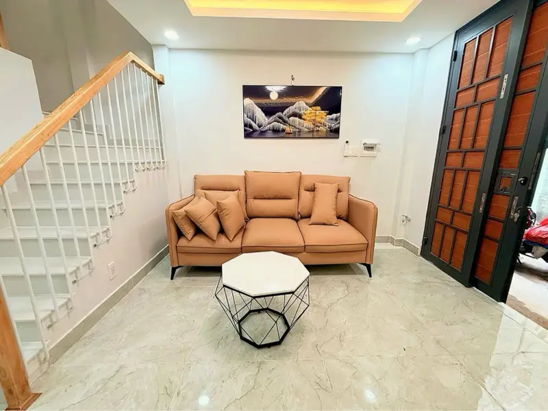 Nhà 3 tầng 4 phòng ngủ tại Phường Diên Hồng - không gian ấm cúng... Bán nhà riêng tại Diên Hồng, Hồ Chí Minh 01