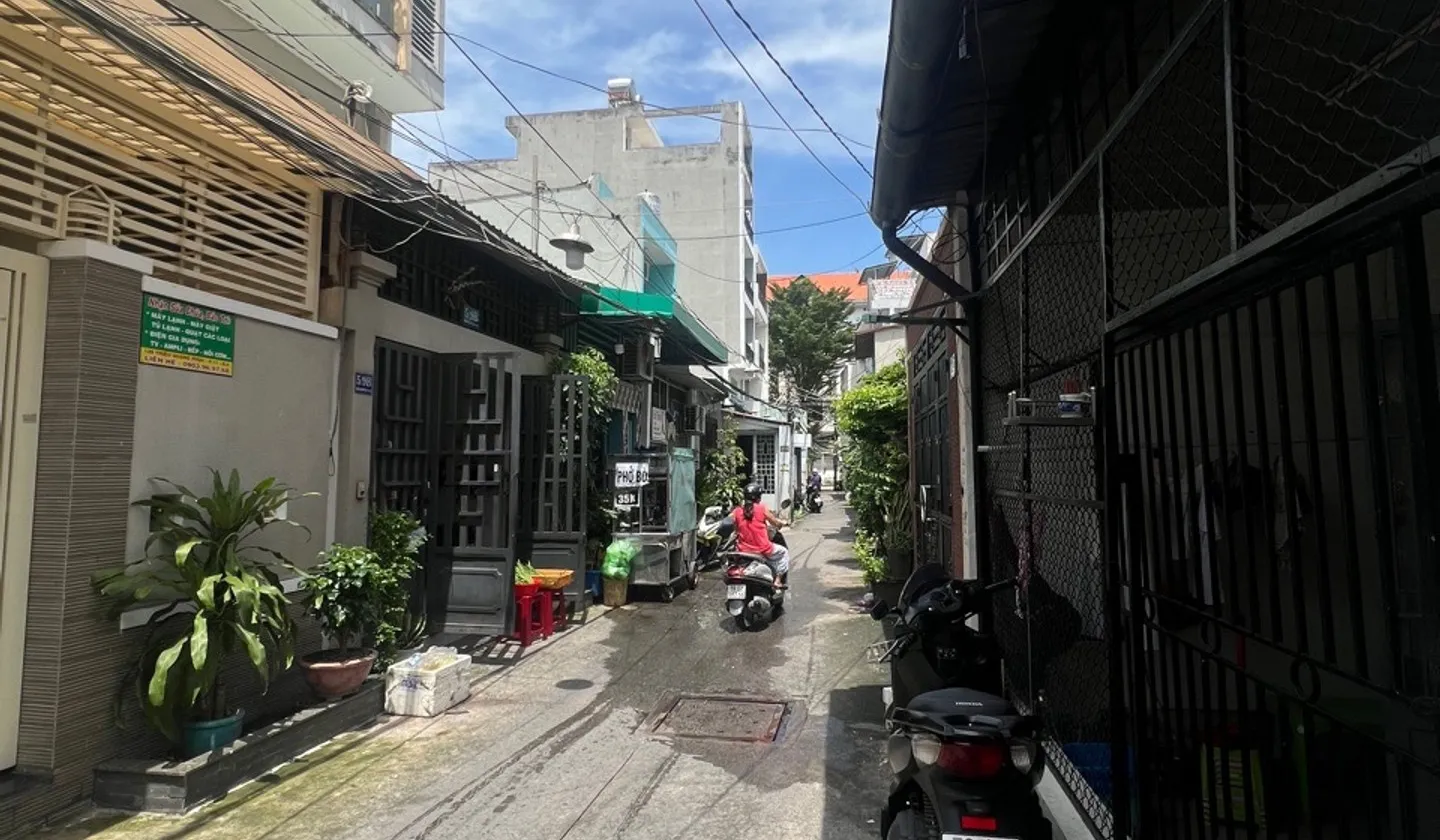Cơ hội sở hữu nhà hẻm xe hơi Phạm Hùng Q8 - không gian thoáng mát, 4 phòng ngủ... Bán nhà riêng tại Chánh Hưng, Hồ Chí Minh 01
