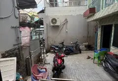 Nhà mới 3 tầng Ba Đình có sân rộng, 4 phòng ngủ tiện nghi... Bán nhà riêng tại Chánh Hưng, Hồ Chí Minh 03