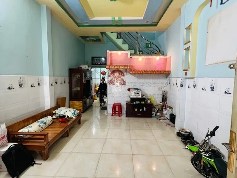 Nhà 2 tầng rộng rãi tại Bình Trị Đông, Bình Tân, giá hợp lý... Bán nhà riêng tại Bình Trị Đông, Hồ Chí Minh 01