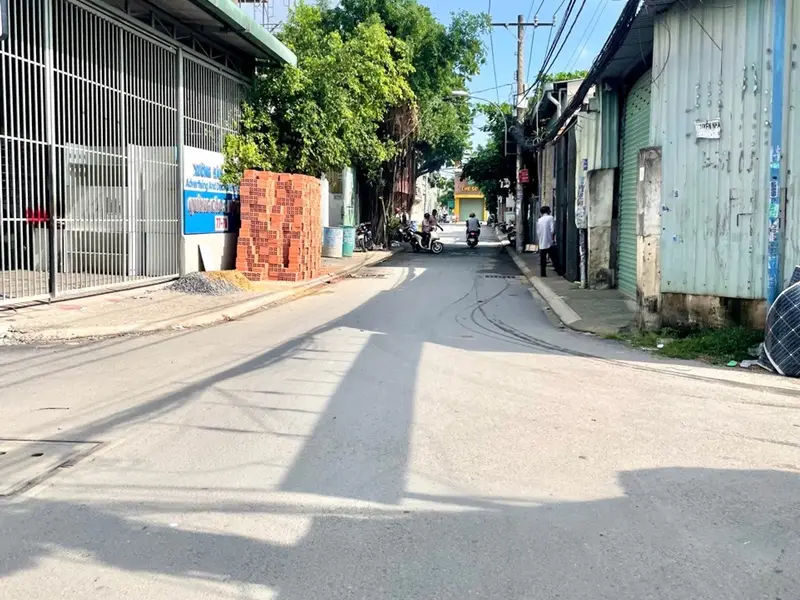 Nhà 2 Tầng Mặt Tiền Rộng, Hẻm Xe Tải Quận 12 - Cơ Hội Vàng Cho Gia Đình Hiện Đại... Bán nhà riêng tại An Phú Đông, Hồ Chí Minh 01