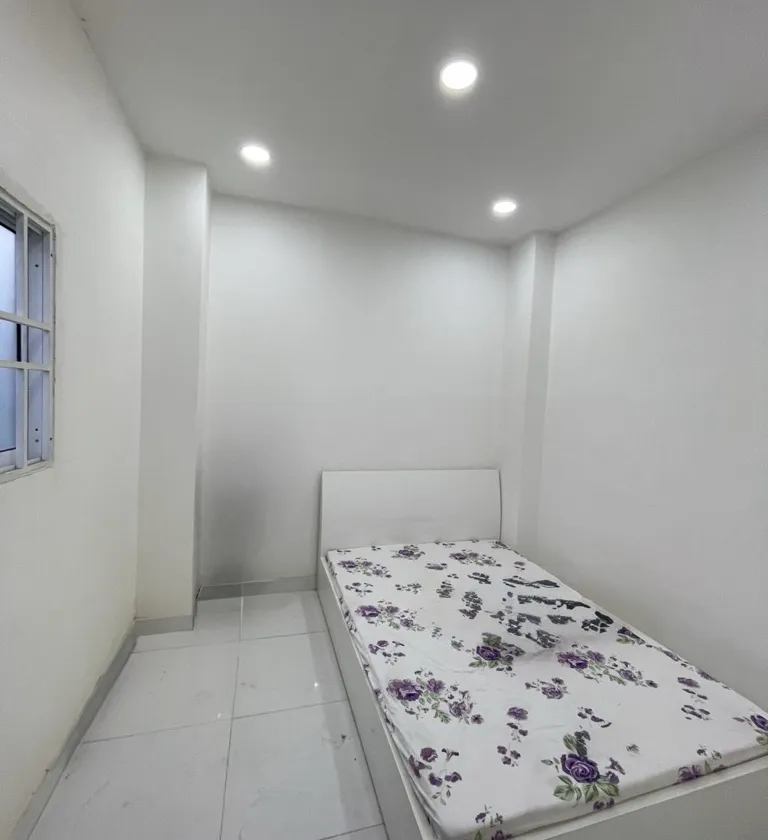 Nhà 3 tầng, 3 phòng ngủ, gần mặt tiền Thành Thái, Quận 10... Bán nhà riêng tại Hòa Hưng, Hồ Chí Minh 01