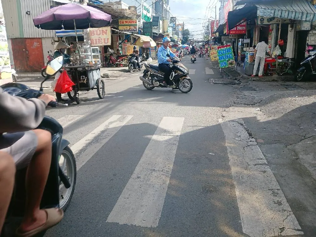 Nhà mặt phố 4 tầng tại Bình Tân, mặt tiền 4m, diện tích 81m2, giá 9,4 tỷ... Bán nhà mặt phố tại Bình Hưng Hòa, Hồ Chí Minh 01