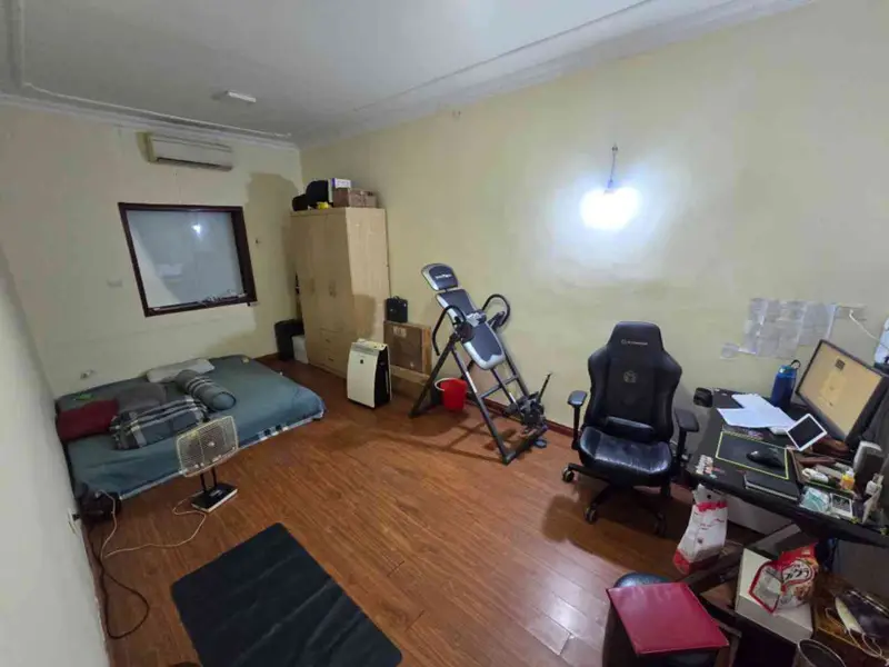 Căn hộ 2 phòng ngủ tại tập thể mặt phố Nguyên Hồng với thiết kế hai mặt thoáng... Bán căn hộ chung cư tại Láng, Hà Nội 01