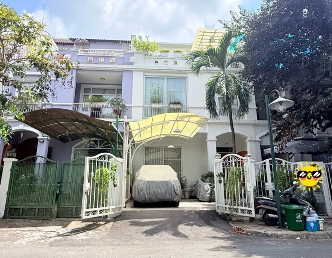 Bán nhà mặt phố 3 tầng tại phường Tân Hưng, Hồ Chí Minh với diện tích 197.9 m2 và pháp lý rõ ràng... Bán nhà mặt phố tại Tân Hưng, Hồ Chí Minh 01