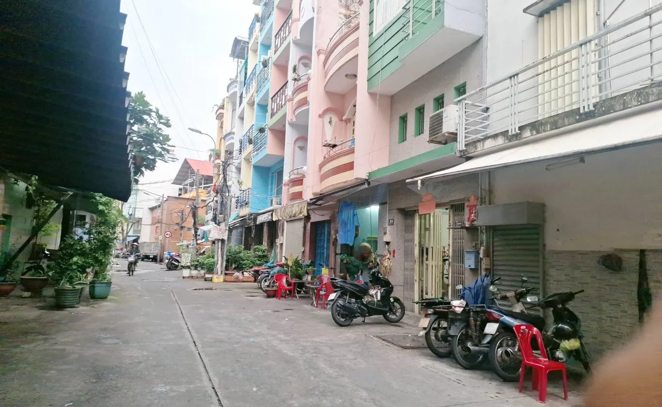 Sát MT Đường 41 - Hẻm xe tải - 3 tầng - 40m² - 11 tỷ nhỉnh - Sổ vuông đẹp
Hẻm trước nhà 6m đến... Bán nhà mặt phố tại Khánh Hội, Hồ Chí Minh 01