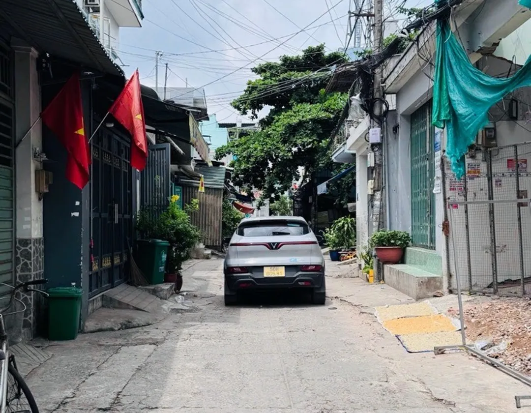 DÃY TRỌ 13P NHÀ CẤP 4 HẺM XE TẢI, 2 MẶT TIỀN GẦN CHỢ BÀ HOM,HỒ VĂN LONG... Bán nhà riêng tại Tân Tạo, Hồ Chí Minh 01