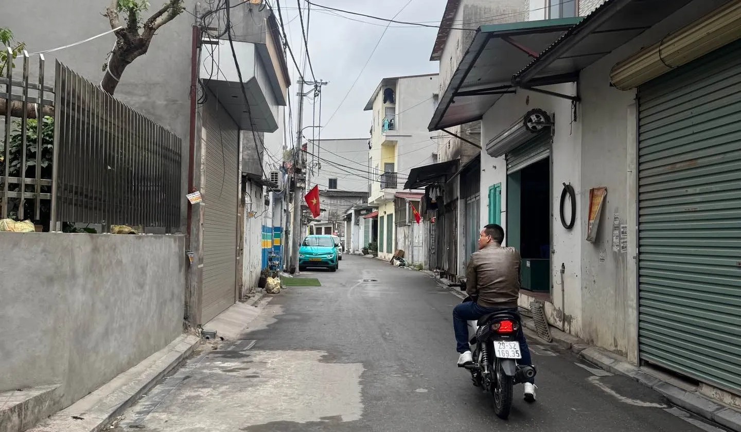 BÁN ĐẤT 50M² – VỊ TRÍ ĐẸP – GẦN CHỢ MUN - KHU CÔNG NGHIỆP BẮC THĂNG LONG - 500M RA VÕ VĂN KIỆT... Bán đất tại Thiên Lộc, Hà Nội 01