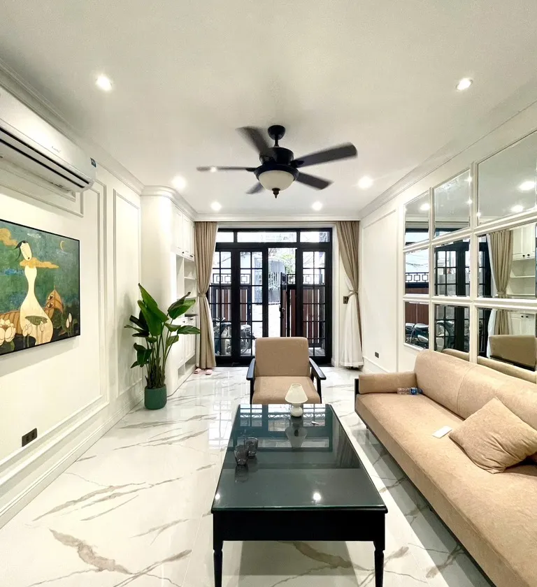 Nhà 3 tầng 4 phòng ngủ tại Phường Tây Hồ, Hà Nội với thiết kế hiện đại và ban công thoáng mát... Bán partner tại Tây Hồ, Hà Nội 01