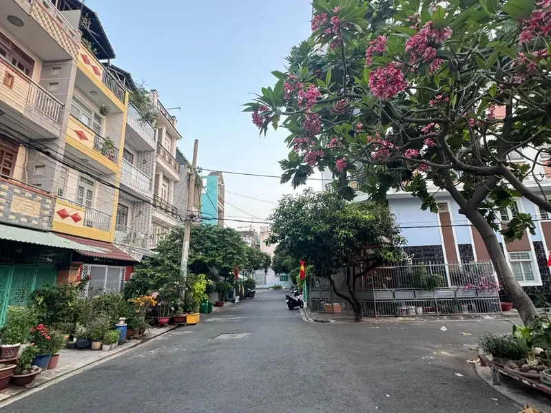 BÁ.N NHÀ ĐẸP KHU ĐỒNG BỘ TÂN HÒA ĐÔN.G - ĐƯỜNG XE TẢI - DTSD 160M2 - Ở NGAY - CHỈ 6x$... Bán nhà riêng tại Bình Trị Đông, Hồ Chí Minh 01