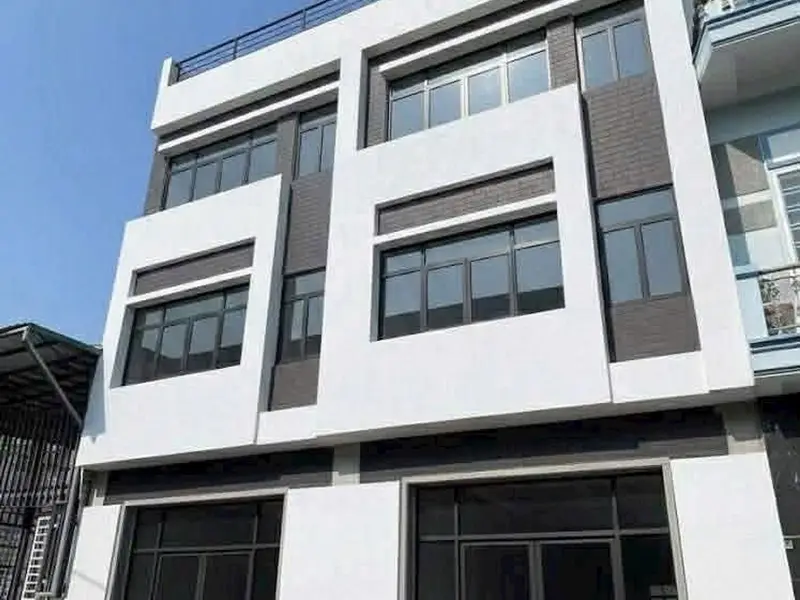 Nhà 3 tầng mới, sáng thoáng ngay Hà Trung... Bán nhà riêng tại Hà Lầm, Quảng Ninh 01