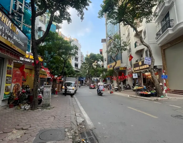 Bán gấp nhà mặt phố 2 thoáng, Vương Thừa Vũ, vỉa hè đá bóng, kinh doanh tấp lập, giá chào 42.5 tỷ... Bán nhà mặt phố tại Khương Đình, Hà Nội 01