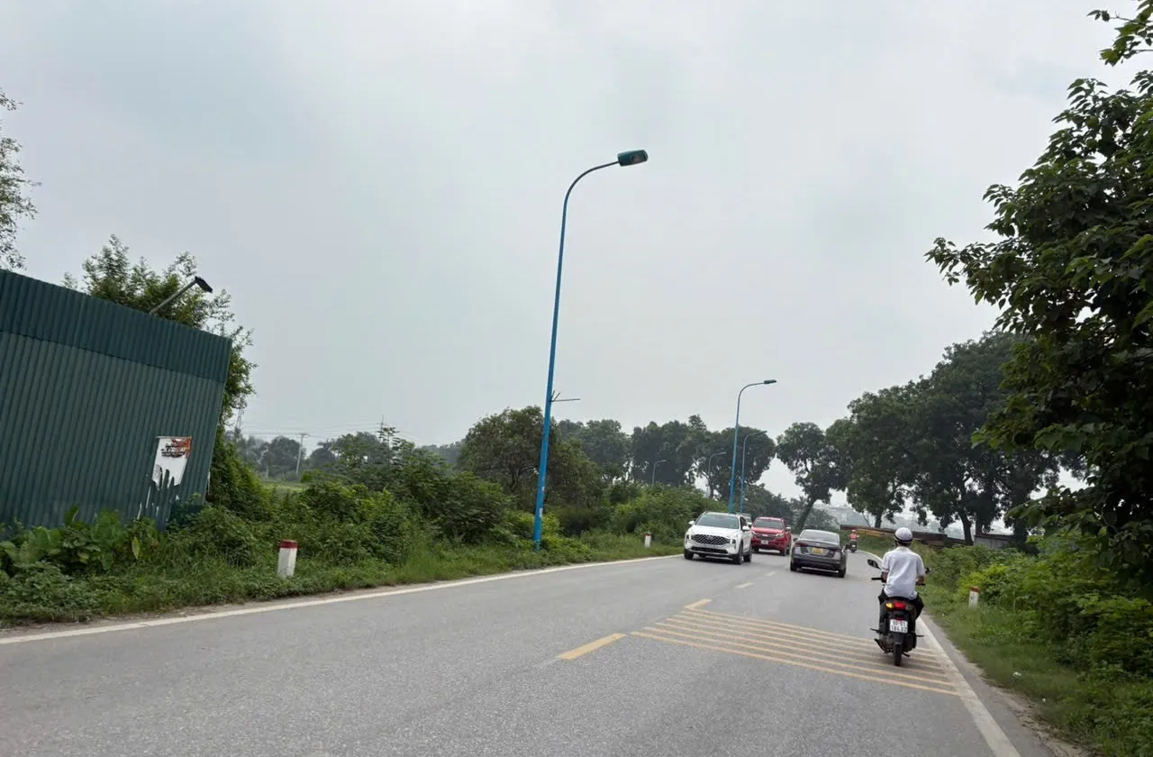 🌺 TP THÔNG MINH - 3 OTO TRÁNH VỈE HÈ RỘNG RÃI - GIÁP TRƯỜNG HỌC ĐẠT CHUẨN QUỐC GIA - CÁCH QL5 100M... Bán đất tại Vĩnh Thanh, Hà Nội 01
