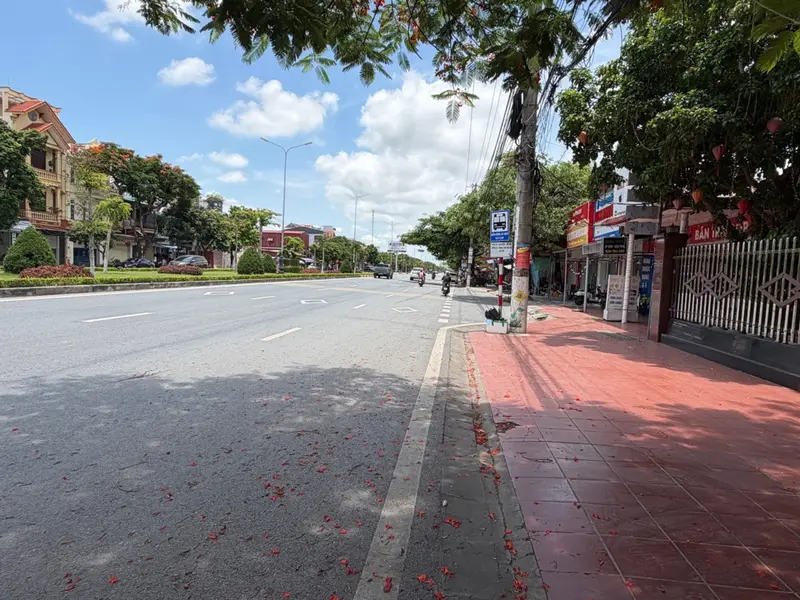 Nhà mặt phố rộng 6m ngay trung tâm Phạm Văn Đồng, cơ hội vàng đầu tư kinh doanh... Bán nhà mặt phố tại Dương Kinh, Hải Phòng 01