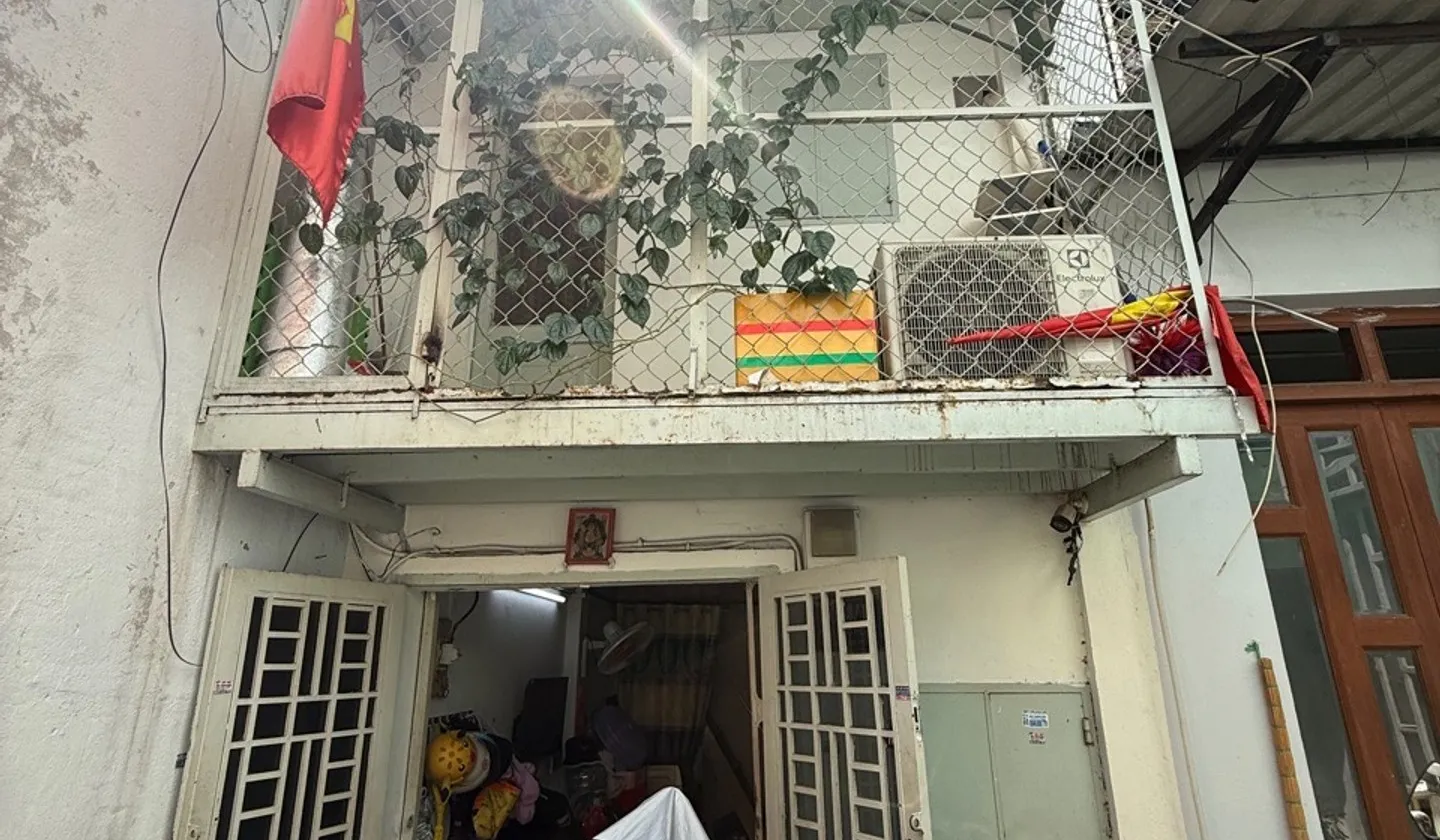NHỈNH 2 TỶ CÓ NHÀ SHR PHÚ THỌ HOÀ SÁT MẶT TIỀN... Bán nhà riêng tại Phú Thọ Hòa, Hồ Chí Minh 01