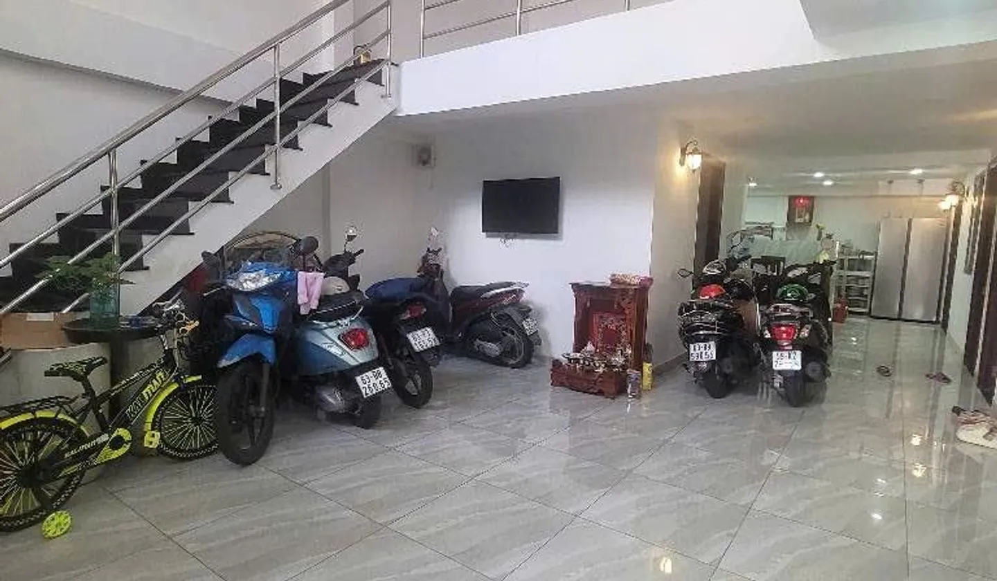 Bán nhà riêng 141m2, mặt tiền 10m tại Phường Phạm Văn Chí, Quận 6, giá hấp dẫn... Bán nhà riêng tại Bình Tiên, Hồ Chí Minh 01