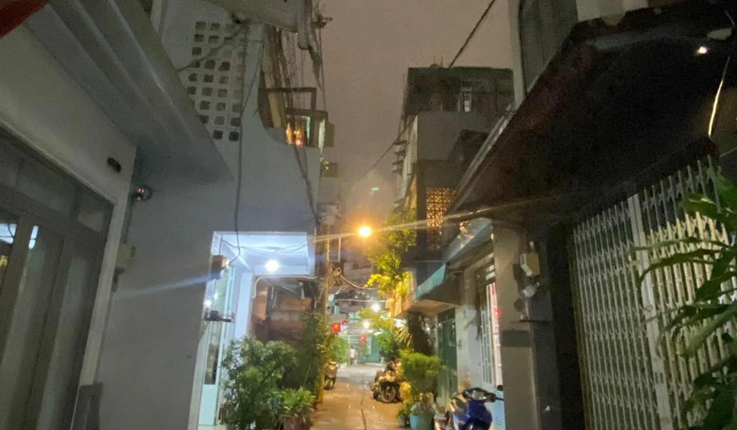 Cơ hội sở hữu nhà 2 tầng giá tốt tại Tân Hóa, Quận 11... Bán nhà riêng tại Minh Phụng, Hồ Chí Minh 01
