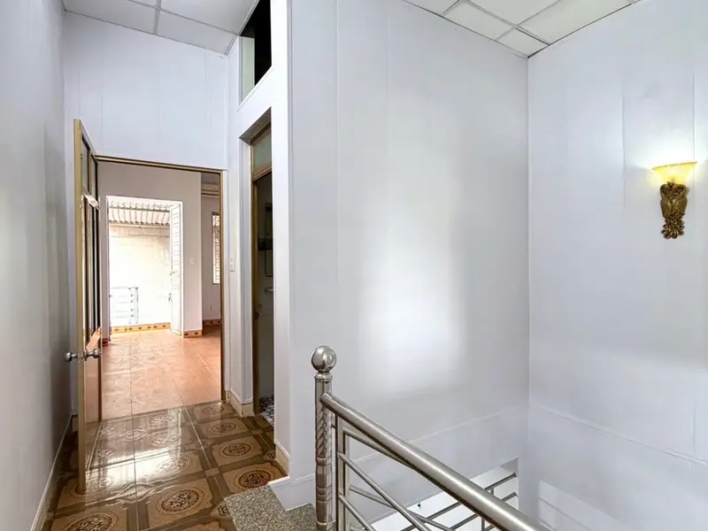 Bán nhà độc lập gốc dân xây, có sân cổng để xe riêng chỉ nhỉnh hơn 2tỷ... Bán nhà riêng tại Ngô Quyền, Hải Phòng 01
