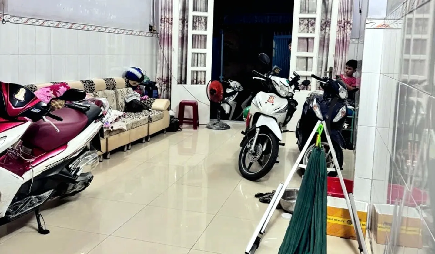 Nhà 2 tầng hẻm xe hơi có sân rộng, vị trí đắc địa ở Tân Tạo, Bình Tân, DT 83m² giá tốt... Bán nhà riêng tại Tân Tạo, Hồ Chí Minh 01