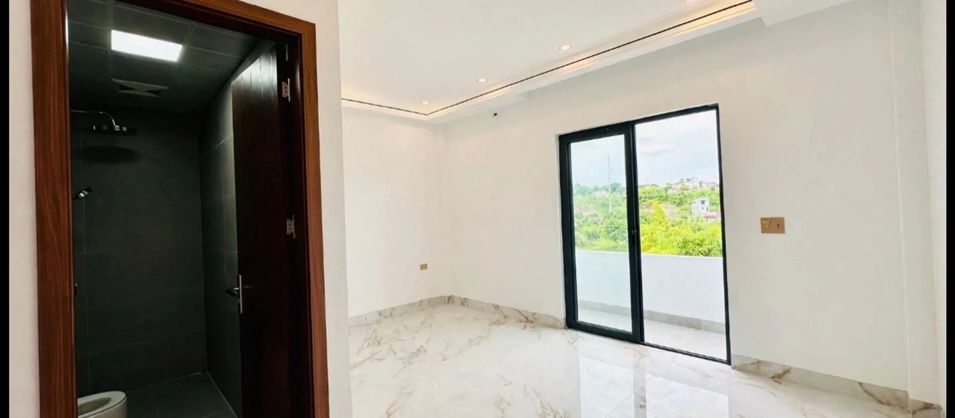 Bán shophouse 5 tầng diện tích 104m² tại phường Hà Tu, Quảng Ninh... Bán Shophouse tại Hà Tu, Quảng Ninh 01