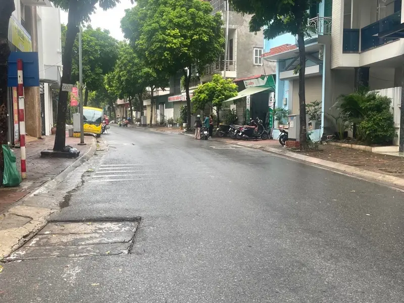 NHÀ ĐẸP TẶNG GẦN NHƯ TOÀN BỘ NỘI THẤT XỊN XÒ - 5 ĐIỀU HOÀ, MÁY GIẶT , TIVI- TỦ LẠNH - SOFA, GIƯỜNG... Bán nhà riêng tại Bát Tràng, Hà Nội 01