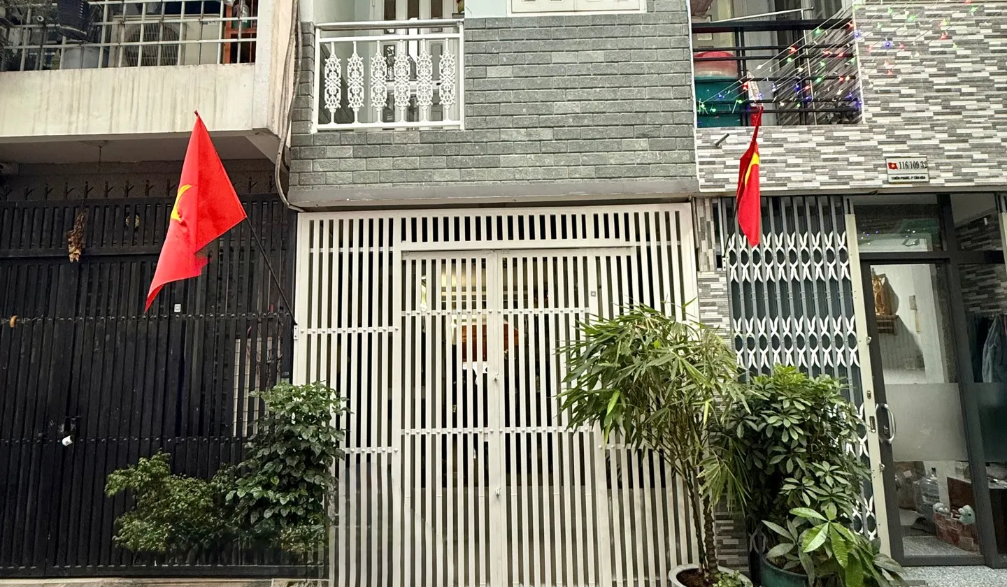 Nhà 2 Tầng Hẻm VIP Tân Bình, Xe Hơi Tận Cửa... Bán nhà riêng tại Tân Hòa, Hồ Chí Minh 01