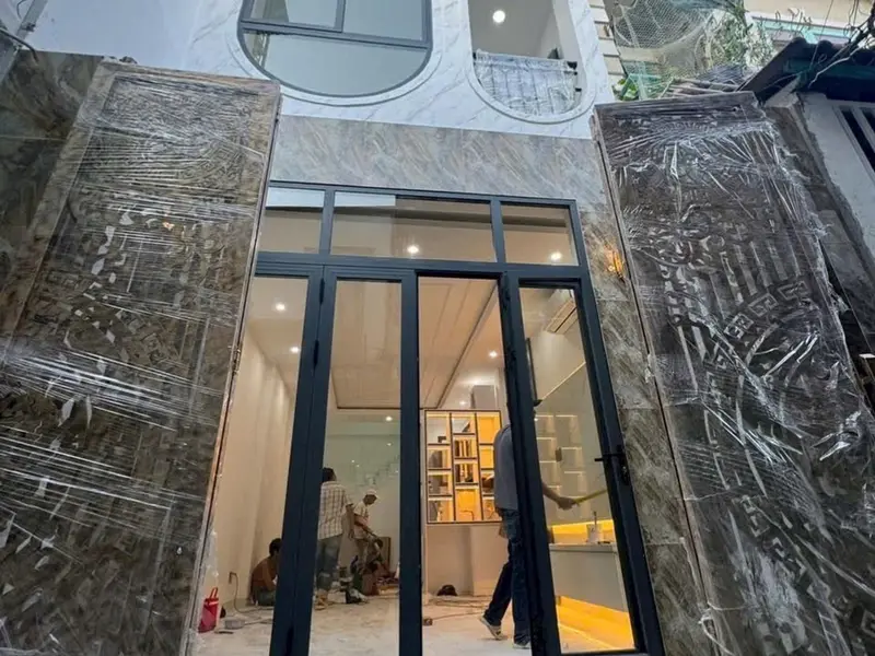 🏡 NHÀ ĐẸP FULL NỘI THẤT – HẺM 30 LÂM VĂN BỀN – TÂN HƯNG Q7 – 5,5 TỶ TL... Bán nhà riêng tại Tân Hưng, Hồ Chí Minh 01